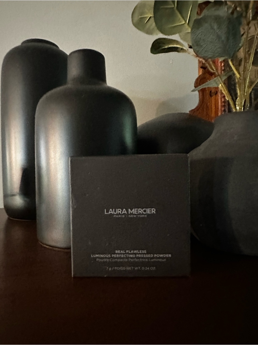 laura mercier Real Flawless Luminous Pressed Powder Compact - Color: Translucent